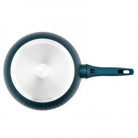 POÊLE EN ALUMINIUM FORGÉ 28CM AVEC POIGNEE ERGONOMIQUE TFI BOREAL P28TFI DE KITCHENCOOK 2